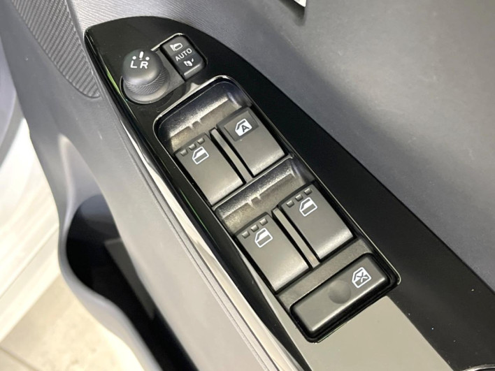 2015 Daihatsu Tanto DBA-LA600S (UW-69f495f7b2de7)[28]