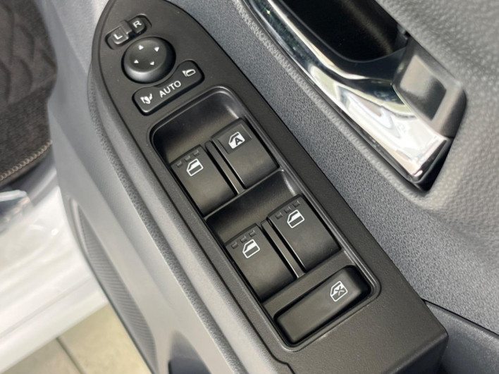 2025 Daihatsu Tanto 5BA-LA650S (UW-69f495ff53be1)[23]