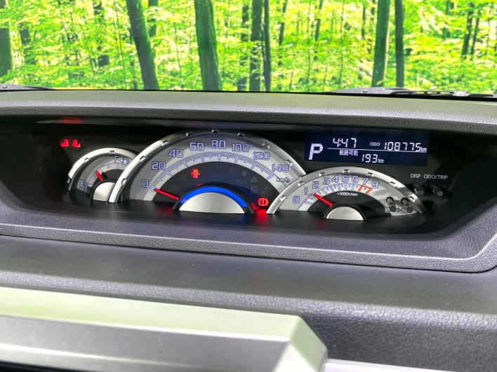2015 Daihatsu Wake DBA-LA700S (UW-69f49600d1ac1)[25]