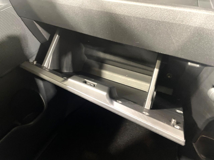2015 Daihatsu Wake DBA-LA700S (UW-69f49600d1ac1)[21]