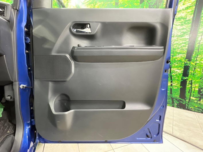 2016 Daihatsu Wake DBA-LA700S (UW-69f4960157be2)[22]