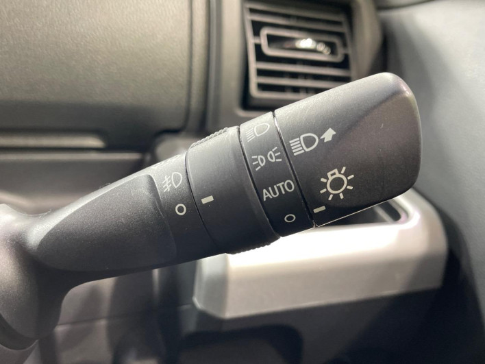 2017 Daihatsu Wake DBA-LA700S (UW-69f49601d0a1f)[22]