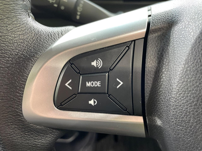 2017 Daihatsu Wake DBA-LA700S (UW-69f49601d0a1f)[21]