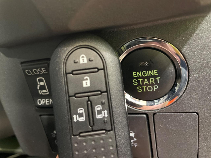 2017 Daihatsu Wake DBA-LA700S (UW-69f49601d0a1f)[28]