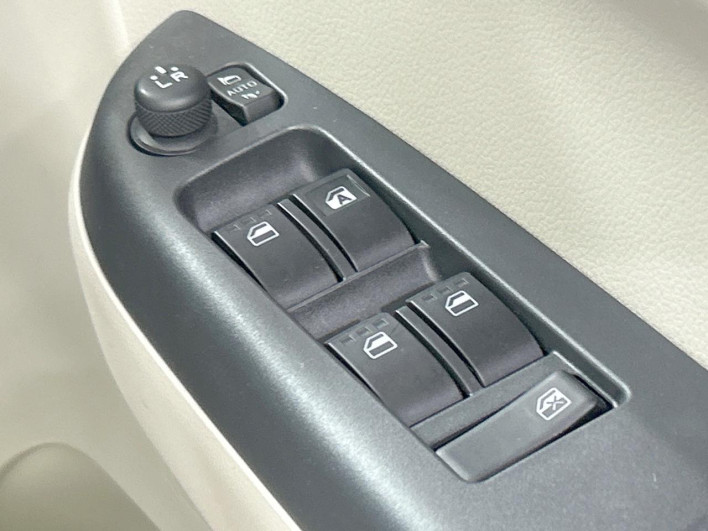 2017 Toyota Passo DBA-M700A (UW-69f4960d92f9e)[15]