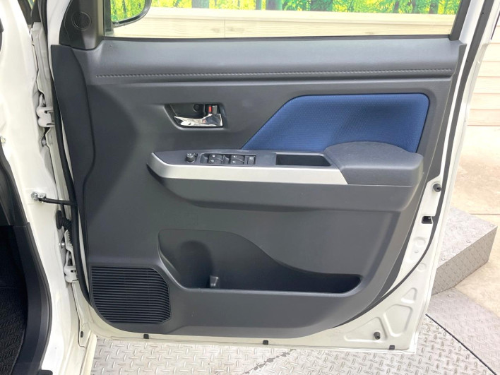 2017 Toyota Roomy DBA-M900A (UW-69f49611535da)[25]