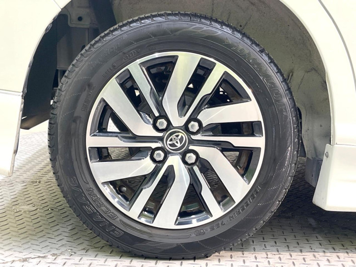 2017 Toyota Roomy DBA-M900A (UW-69f49611535da)[22]