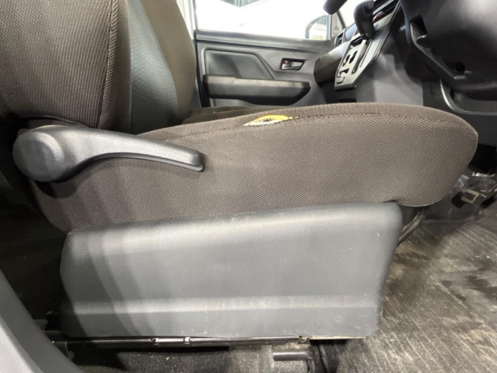 2021 Toyota Roomy 5BA-M900A (UW-69f496155bdb6)[25]
