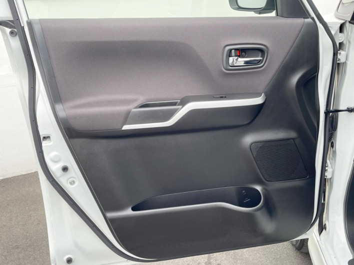 2017 Mitsubishi Delica D:2 DAA-MB36S (UW-69f49622479b1)[23]