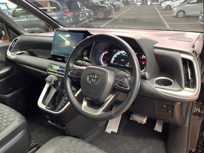 2022 Toyota Voxy 6BA-MZRA90W (UW-69f4966888629)[5]