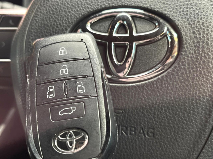 2022 Toyota Voxy 6BA-MZRA90W (UW-69f4966888629)[29]