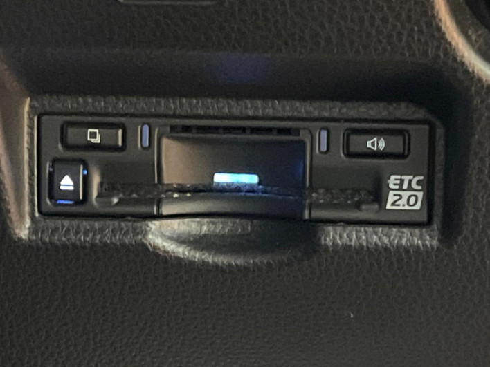 2022 Toyota Voxy 6BA-MZRA90W (UW-69f4966888629)[26]
