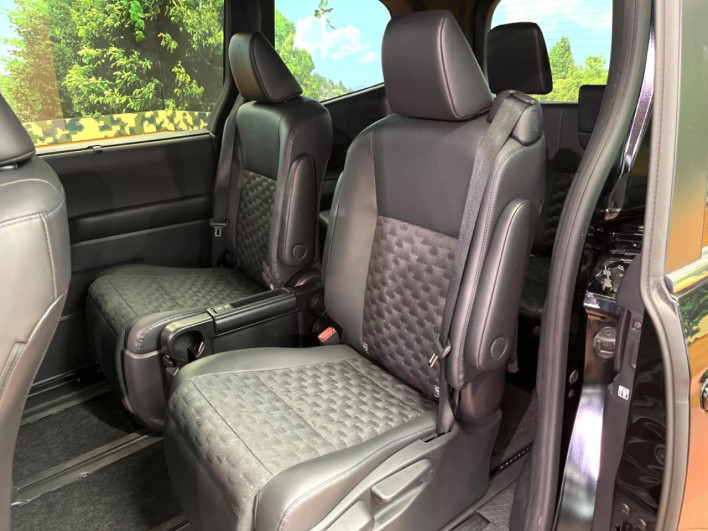 2022 Toyota Voxy 6BA-MZRA90W (UW-69f4966888629)[11]