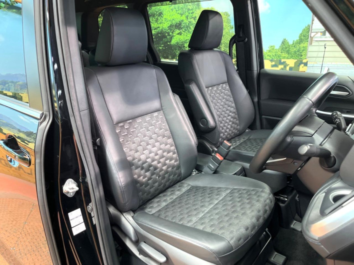 2022 Toyota Voxy 6BA-MZRA90W (UW-69f4966888629)[7]