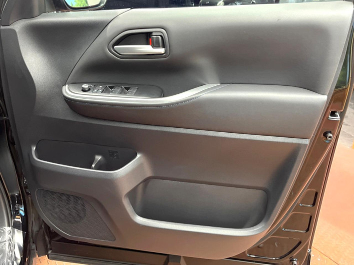 2022 Toyota Voxy 6BA-MZRA90W (UW-69f4966888629)[21]