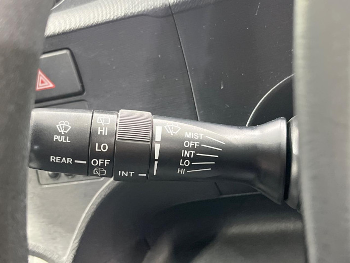 2013 Toyota Aqua DAA-NHP10 (UW-69f4966eabd5b)[15]