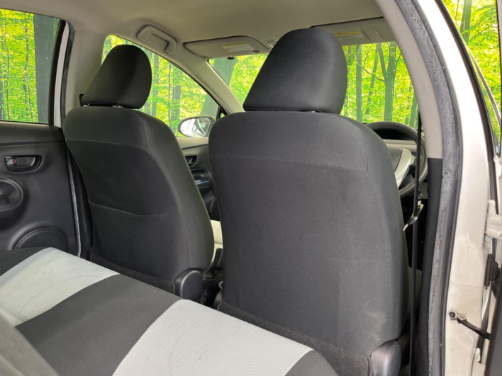 2013 Toyota Aqua DAA-NHP10 (UW-69f4966ee3ec2)[21]