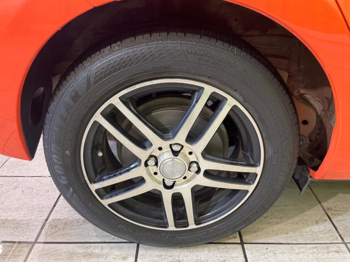 2013 Toyota Aqua DAA-NHP10 (UW-69f4966f2efdf)[21]