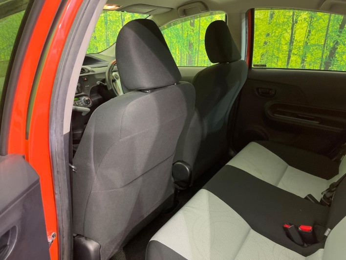 2013 Toyota Aqua DAA-NHP10 (UW-69f4966f2efdf)[11]