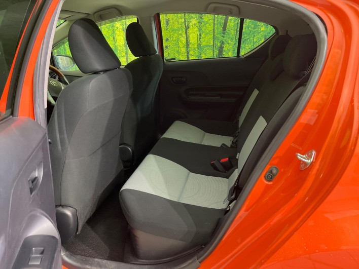 2013 Toyota Aqua DAA-NHP10 (UW-69f4966f2efdf)[9]