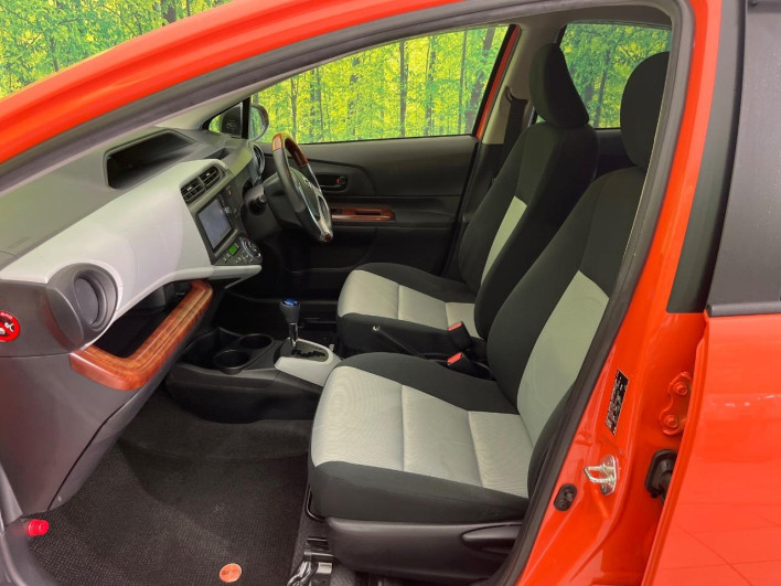 2013 Toyota Aqua DAA-NHP10 (UW-69f4966f2efdf)[12]