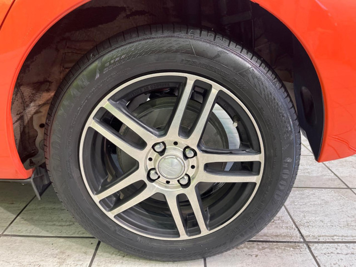 2013 Toyota Aqua DAA-NHP10 (UW-69f4966f2efdf)[4]