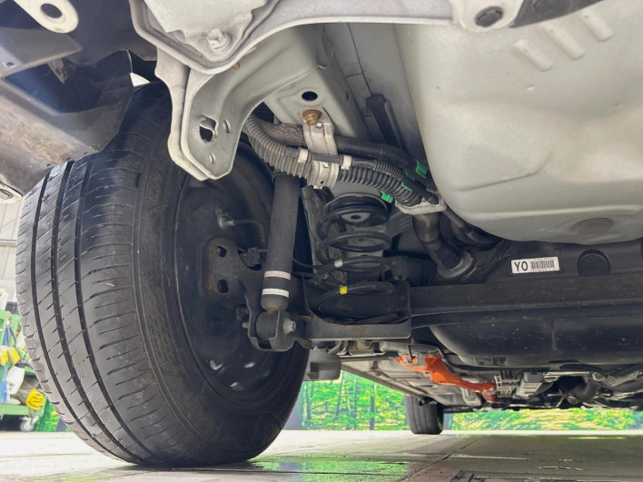 2015 Toyota Aqua DAA-NHP10 (UW-69f4966f9bbfc)[27]