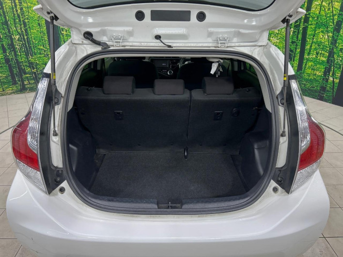 2015 Toyota Aqua DAA-NHP10 (UW-69f4966f9bbfc)[29]