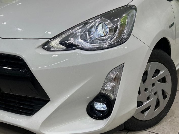 2015 Toyota Aqua DAA-NHP10 (UW-69f4966f9bbfc)[7]