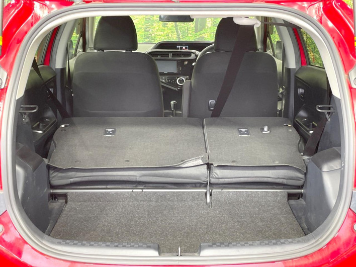 2019 Toyota Aqua DAA-NHP10 (UW-69f49670e6fd9)[7]
