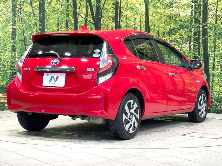 2019 Toyota Aqua DAA-NHP10 (UW-69f49670e6fd9)[23]