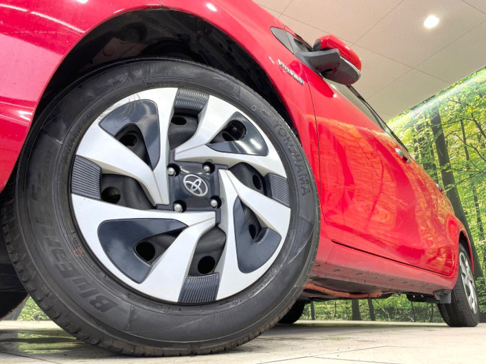 2019 Toyota Aqua DAA-NHP10 (UW-69f49670e6fd9)[14]