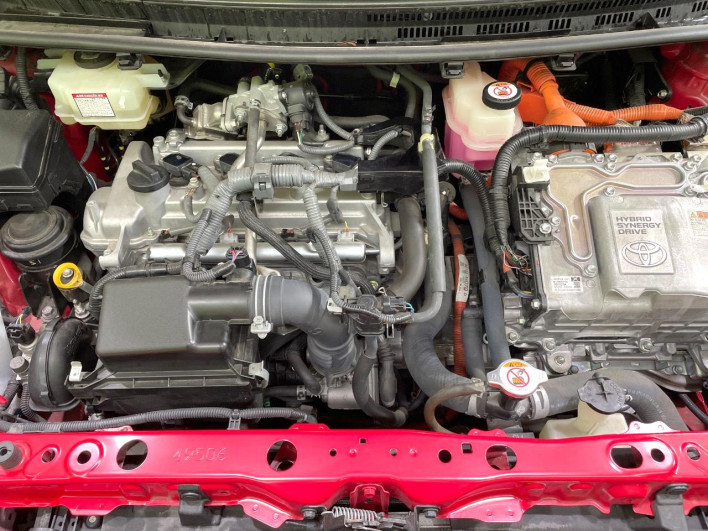 2019 Toyota Aqua DAA-NHP10 (UW-69f49670e6fd9)[4]