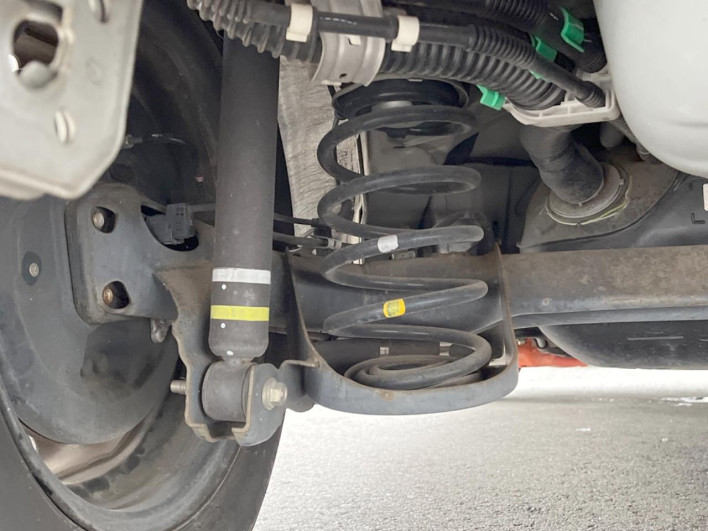 2013 Toyota Aqua DAA-NHP10 (UW-69f496721181f)[9]