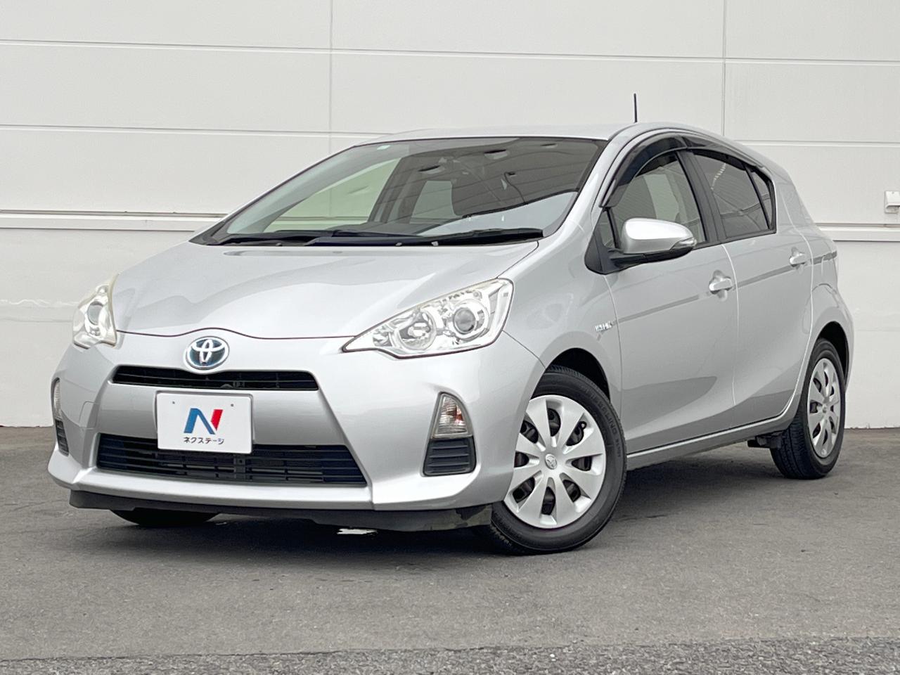 2013 Toyota Aqua DAA-NHP10