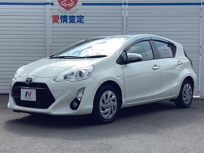 2017 Toyota Aqua DAA-NHP10 (UW-69f496726dcb0)[0]