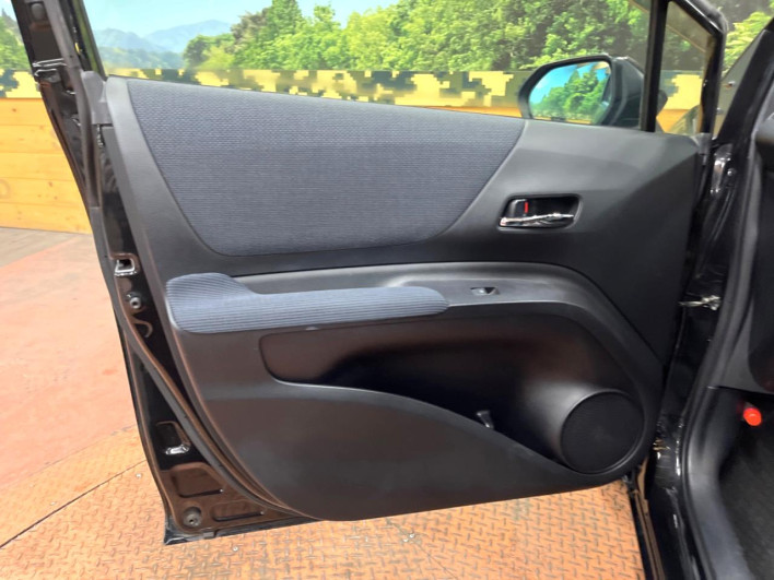 2015 Toyota Sienta DAA-NHP170G (UW-69f49674d4db8)[6]