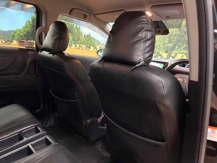 2015 Toyota Sienta DAA-NHP170G (UW-69f49674d4db8)[19]