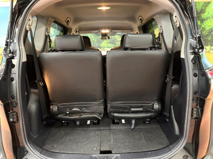 2015 Toyota Sienta DAA-NHP170G (UW-69f49674d4db8)[12]