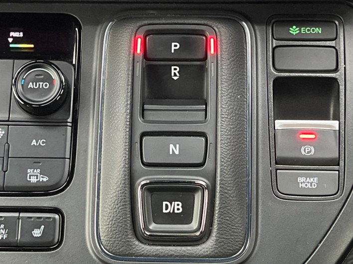 2022 Honda Step Wagon 6AA-RP8 (UW-69f496831c4d5)[22]