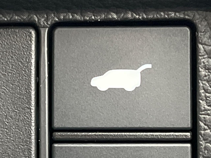 2022 Honda Step Wagon 6AA-RP8 (UW-69f496831c4d5)[8]
