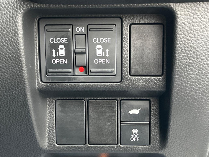 2022 Honda Step Wagon 6AA-RP8 (UW-69f496831c4d5)[6]