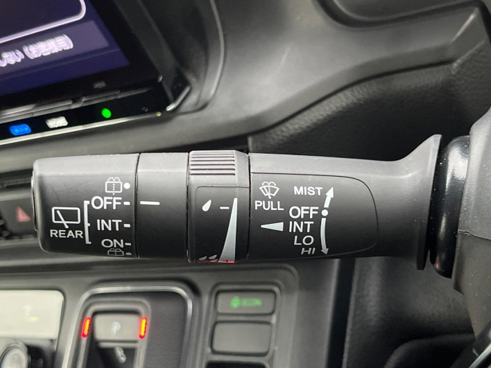 2022 Honda Step Wagon 6AA-RP8 (UW-69f496831c4d5)[14]