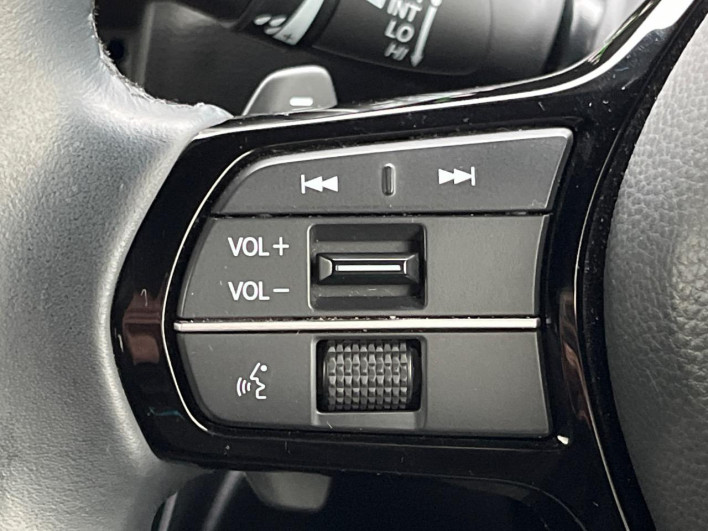 2022 Honda Step Wagon 6AA-RP8 (UW-69f496831c4d5)[17]