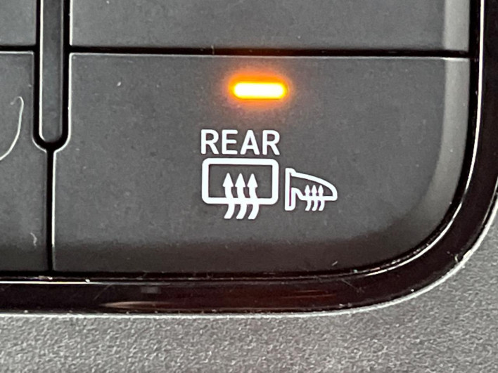 2022 Honda Step Wagon 6AA-RP8 (UW-69f496831c4d5)[25]