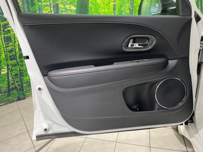 2014 Honda VEZEL DAA-RU3 (UW-69f4968503f58)[11]