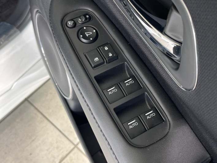 2014 Honda VEZEL DAA-RU3 (UW-69f4968503f58)[25]
