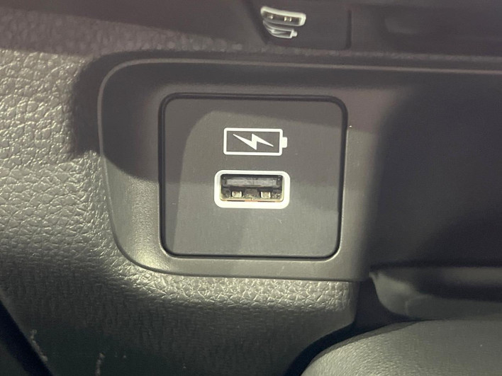 2021 Honda VEZEL 6AA-RV5 (UW-69f4968829841)[28]