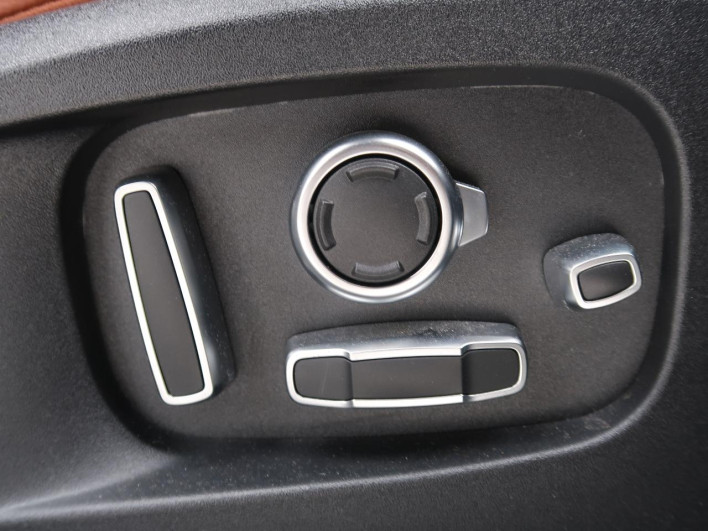 2021 Jaguar F Pace 3BA-DC2XC (UW-69f496908df47)[29]