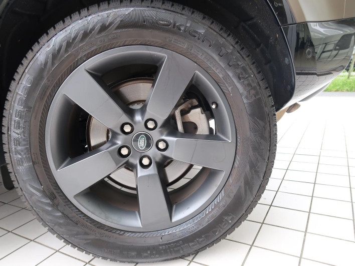 2024 Land Rover Defender 3CA-LE72WAB (UW-69f49691b6842)[8]